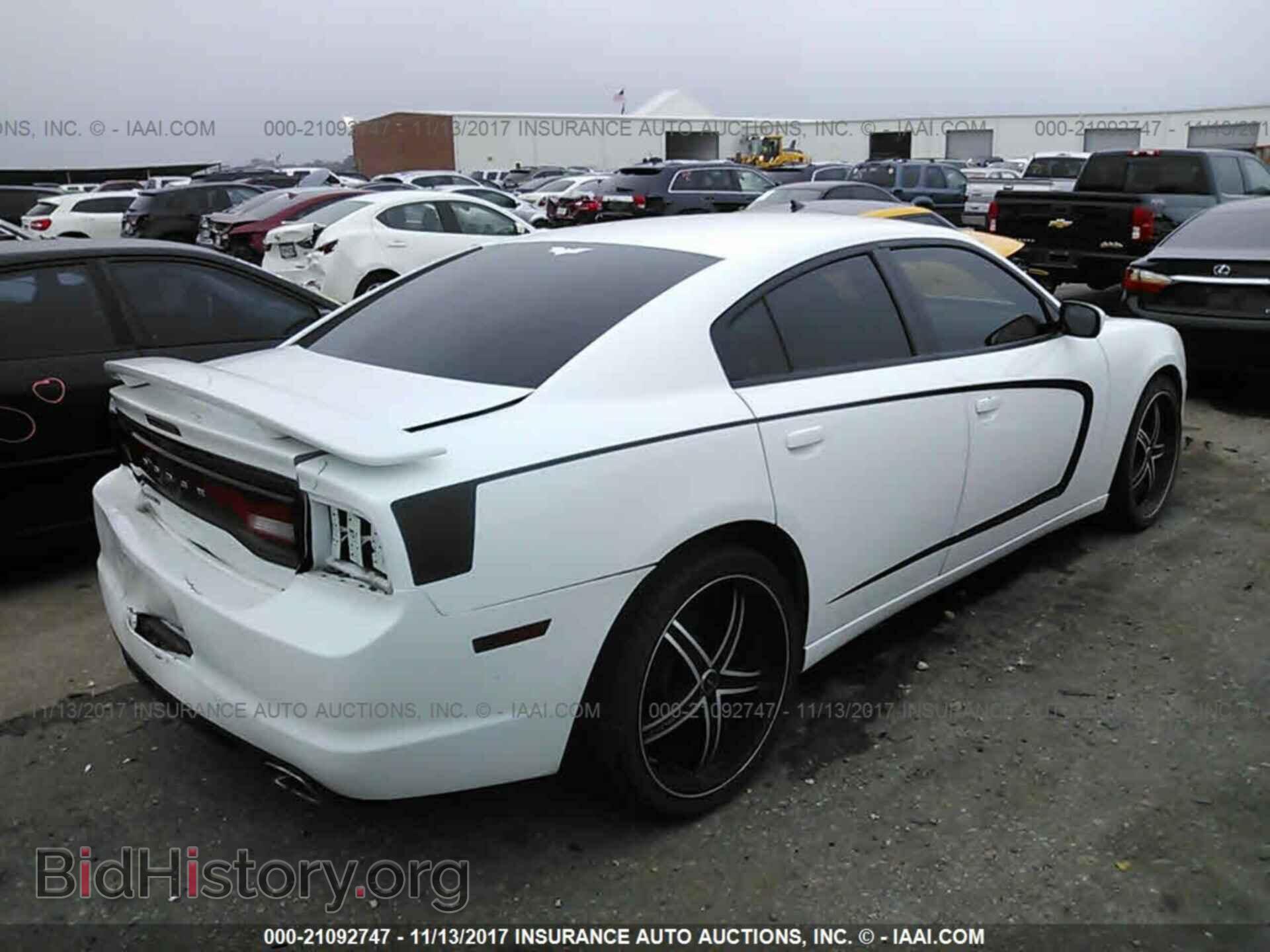 2011 Dodge Charger - VIN: 2B3CL3CG2BH584741 - Фото 4