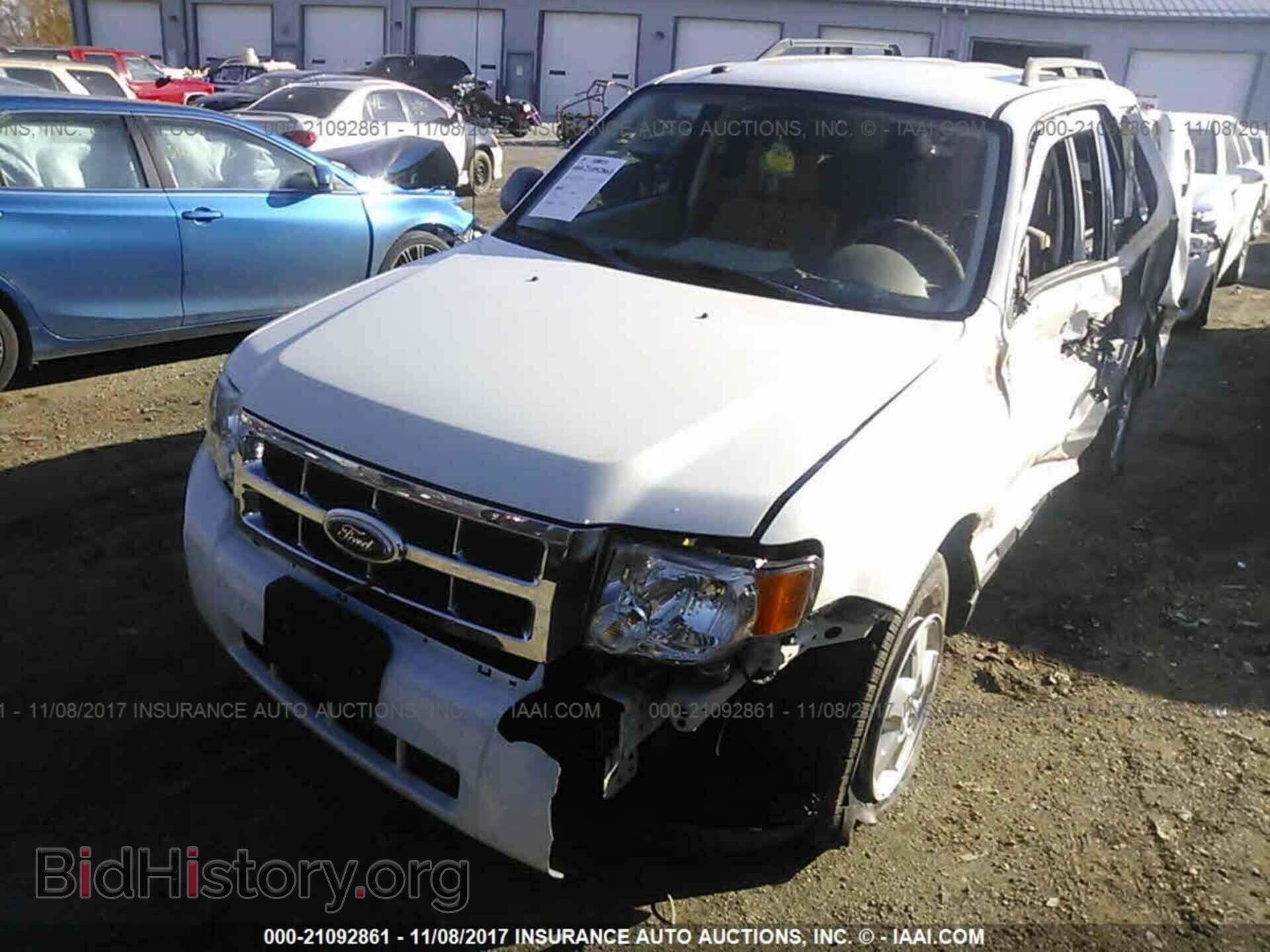 2011 Ford Escape - VIN: 1FMCU9DG1BKA15154 - Photo 2
