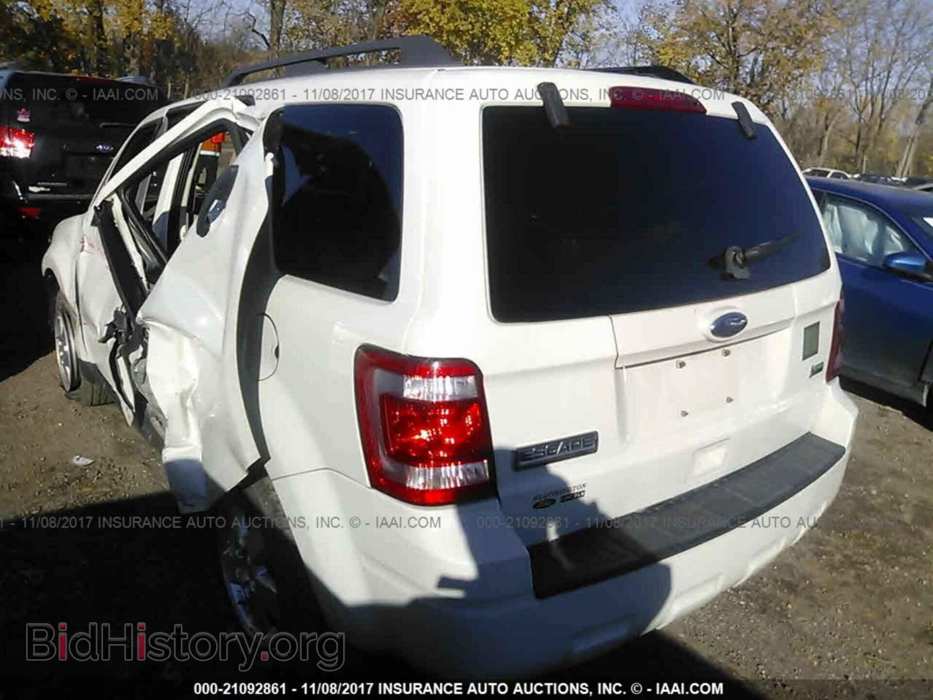 2011 Ford Escape - VIN: 1FMCU9DG1BKA15154 - Photo 3