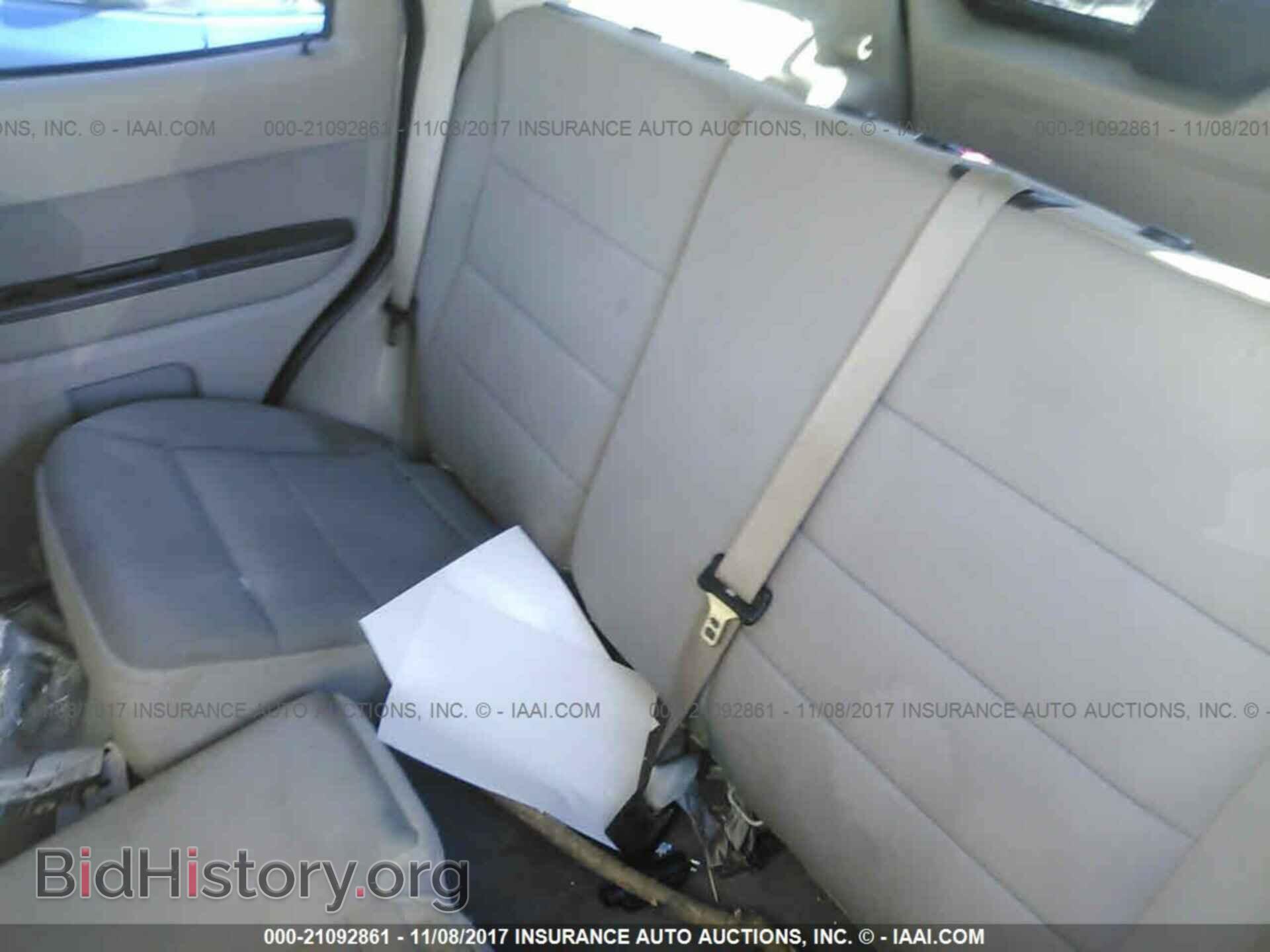 2011 Ford Escape - VIN: 1FMCU9DG1BKA15154 - Photo 8