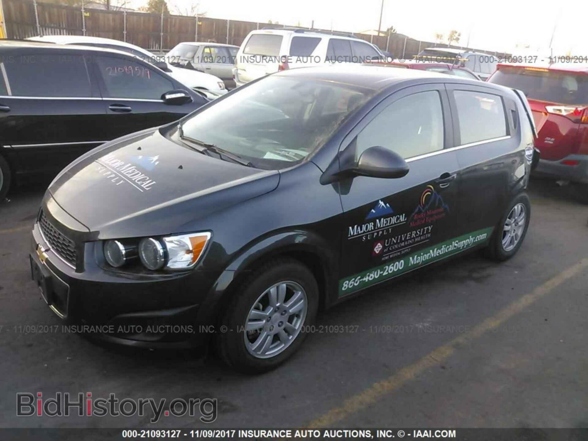 2015 Chevrolet Sonic - VIN: 1G1JC6SH0F4207676 - Фото 2