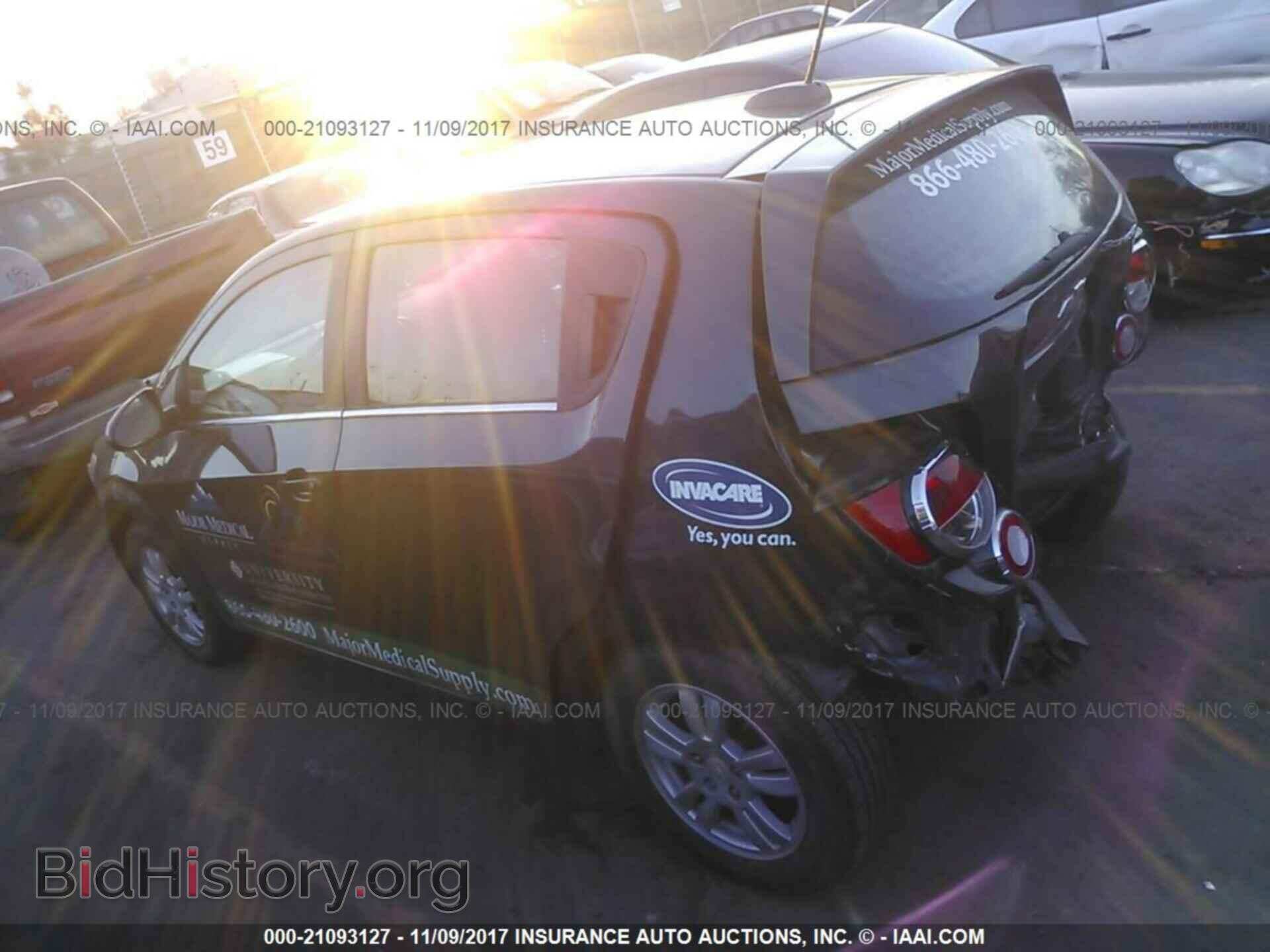 2015 Chevrolet Sonic - VIN: 1G1JC6SH0F4207676 - Фото 3