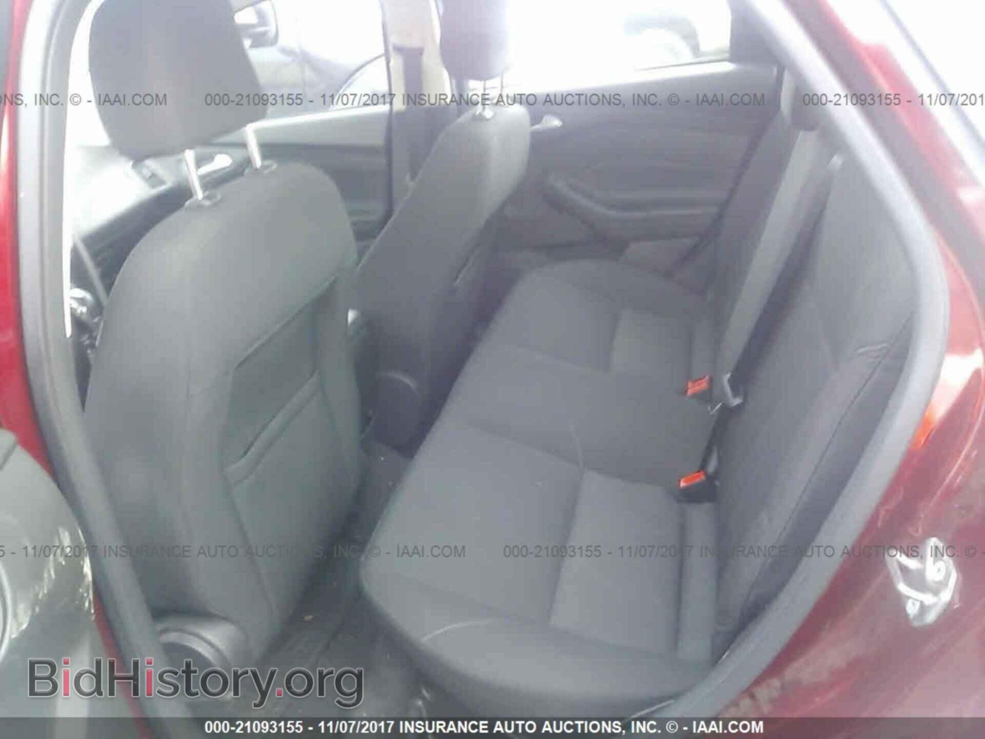2016 Ford Focus - VIN: 1FADP3F29GL282807 - Photo 8