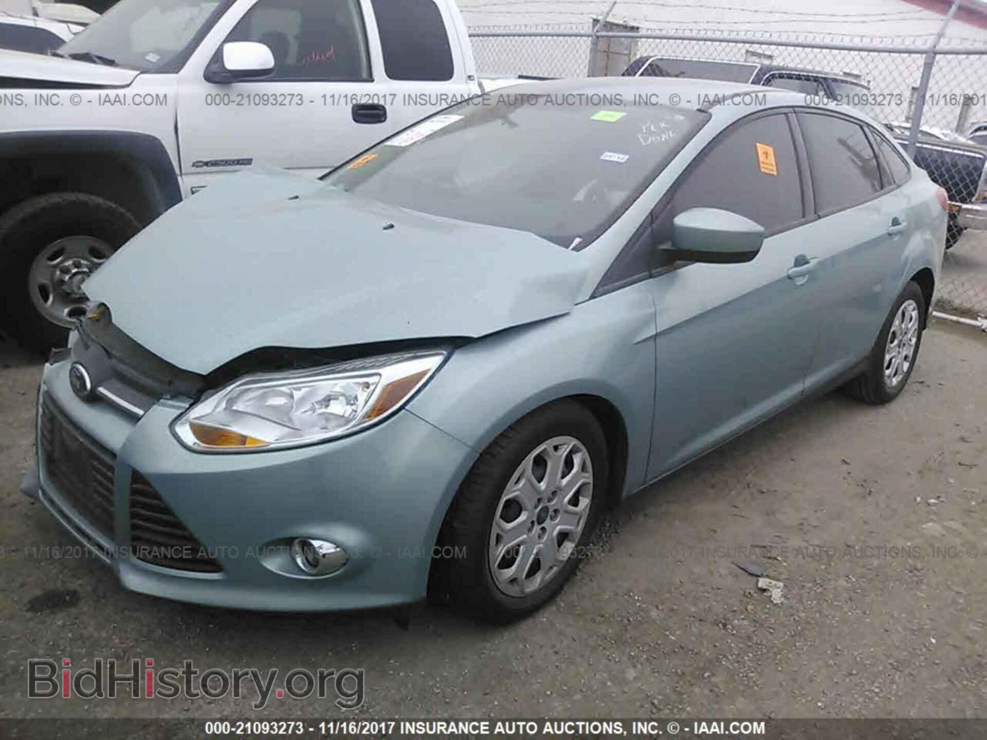 2012 Ford Focus - VIN: 1FAHP3F20CL371046 - Photo 2