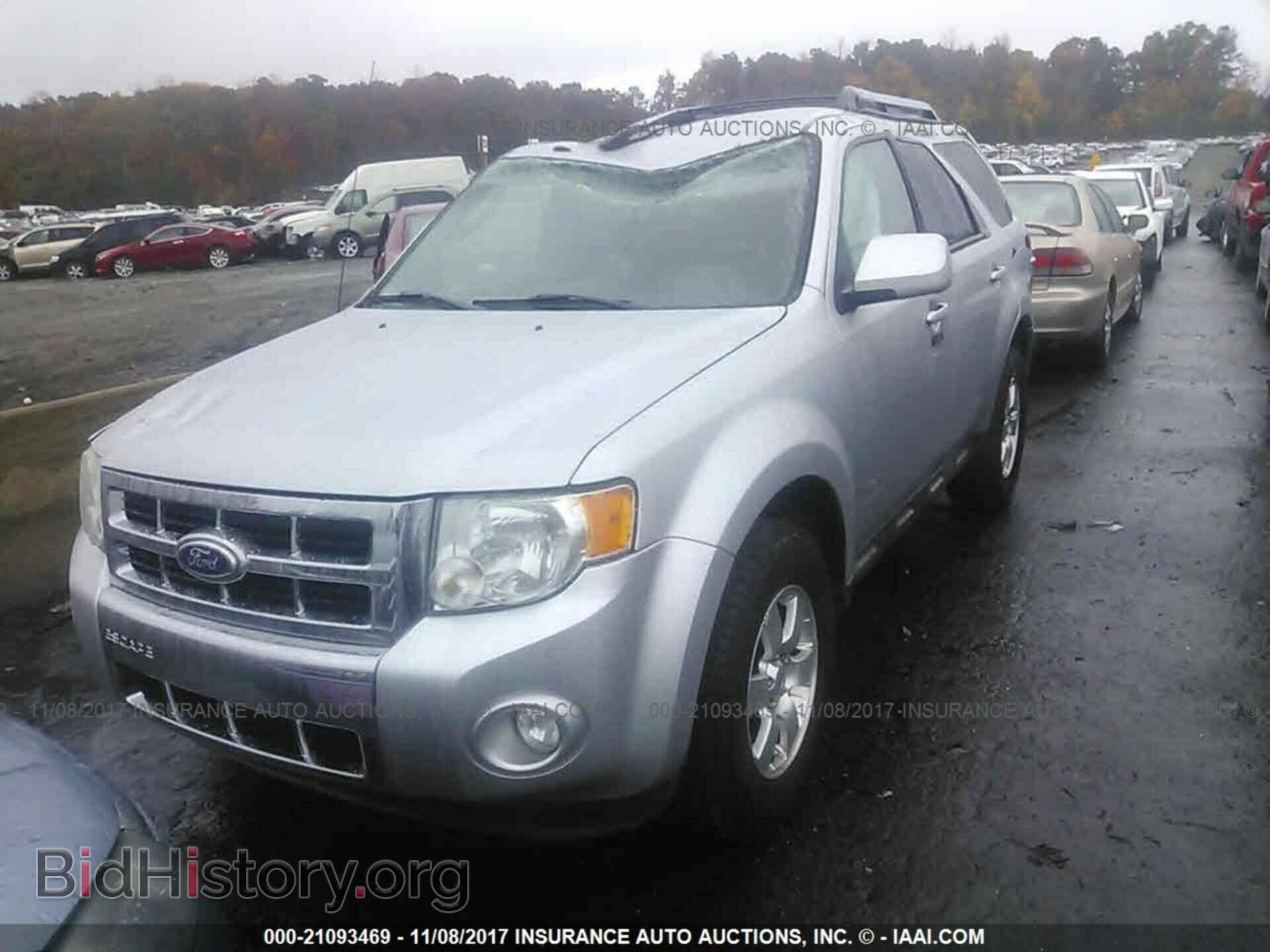 2011 Ford Escape - VIN: 1FMCU0E71BKA03824 - Фото 2