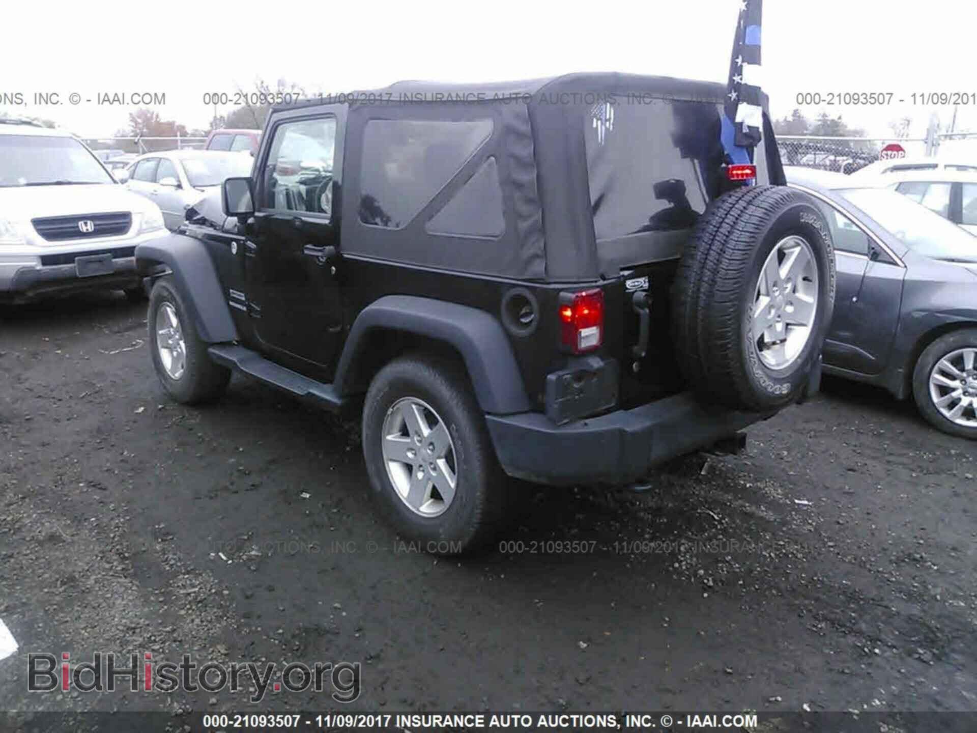 2012 Jeep Wrangler - VIN: 1C4AJWAG3CL264672 - Фото 3