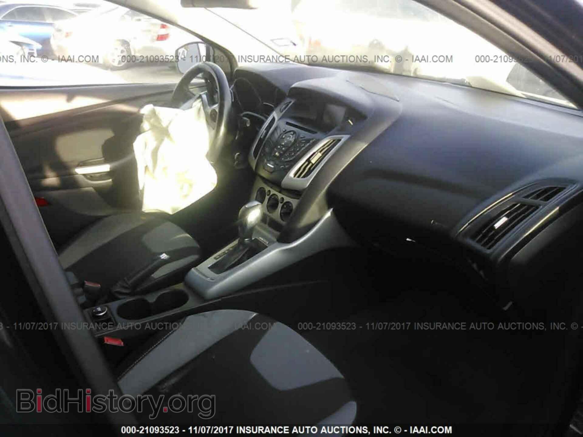 2012 Ford Focus - VIN: 1FAHP3K28CL104808 - Photo 5