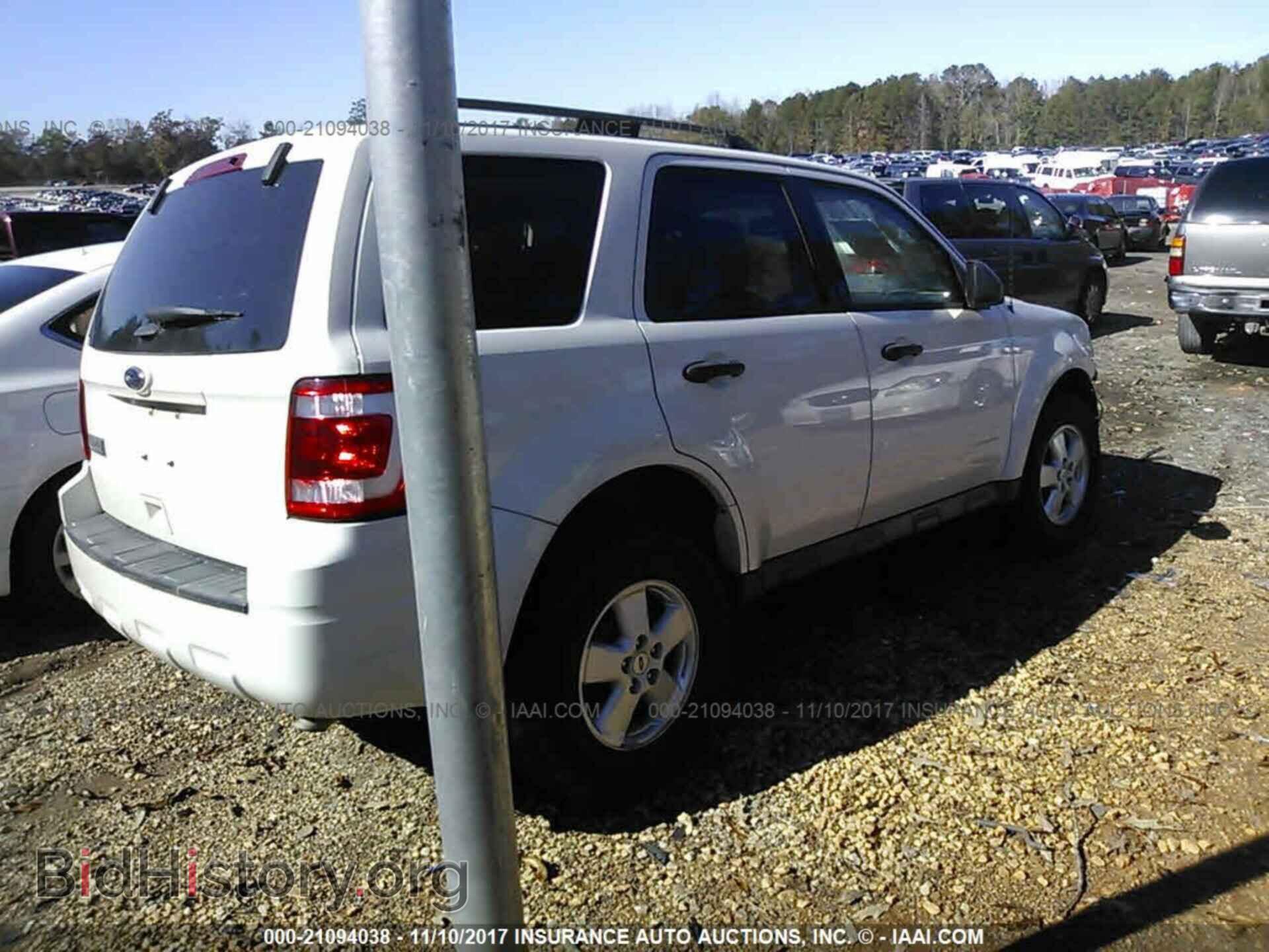 2011 Ford Escape - VIN: 1FMCU0D70BKA83246 - Фото 4