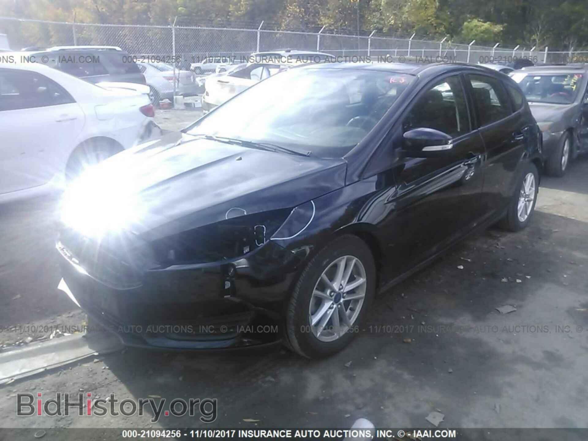 2016 Ford Focus - VIN: 1FADP3K22GL250416 - Фото 2