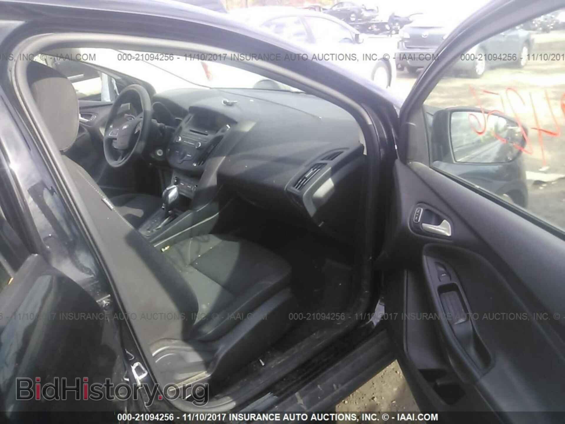 2016 Ford Focus - VIN: 1FADP3K22GL250416 - Фото 5