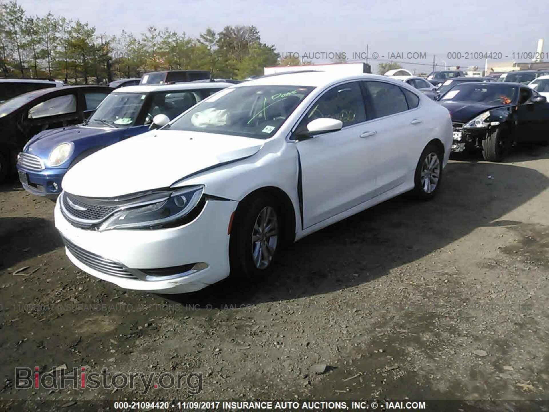 2016 Chrysler 200 - VIN: 1C3CCCAB5GN148748 - Photo 2
