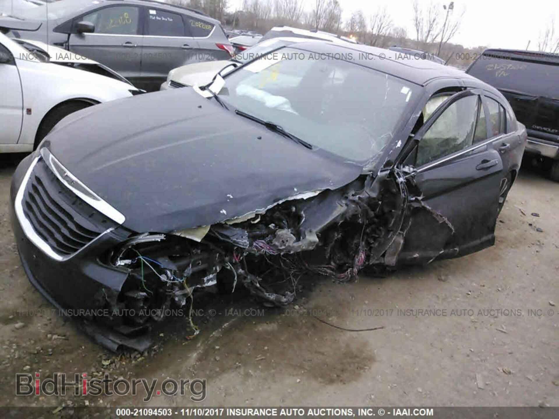 2013 Chrysler 200 - VIN: 1C3CCBCG1DN711373 - Photo 2
