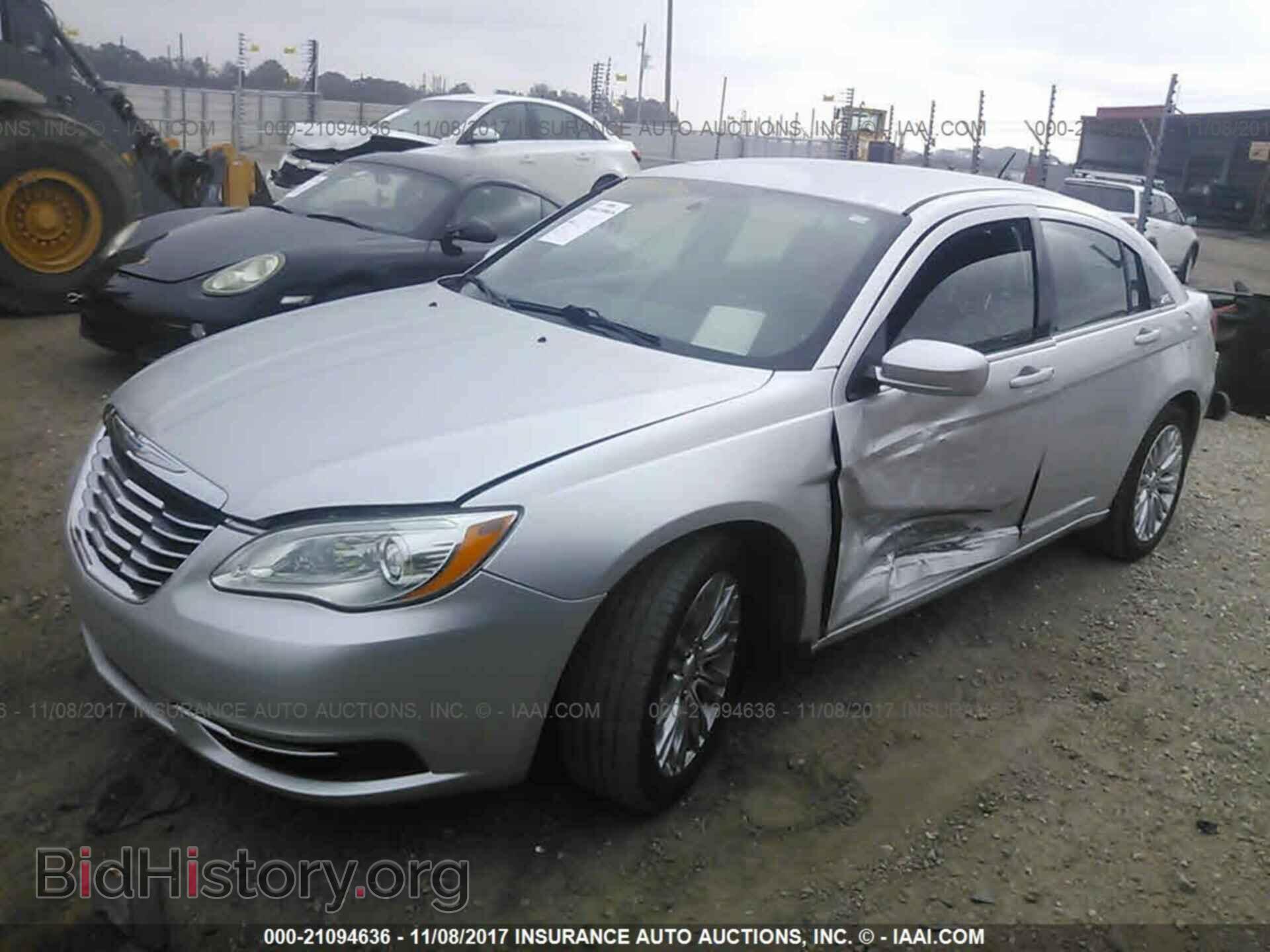 2012 Chrysler 200 - VIN: 1C3CCBAB9CN262336 - Фото 2