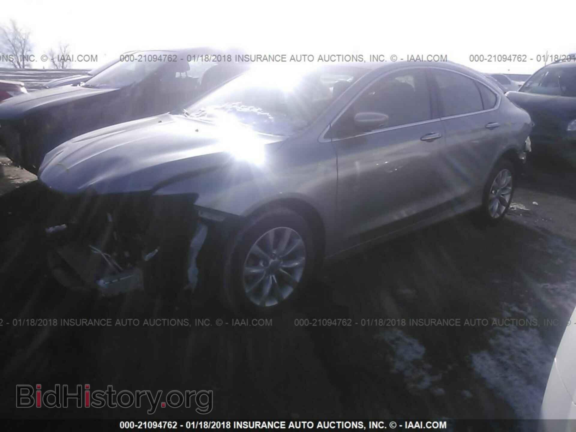 2015 Chrysler 200 - VIN: 1C3CCCCB8FN555636 - Фото 2