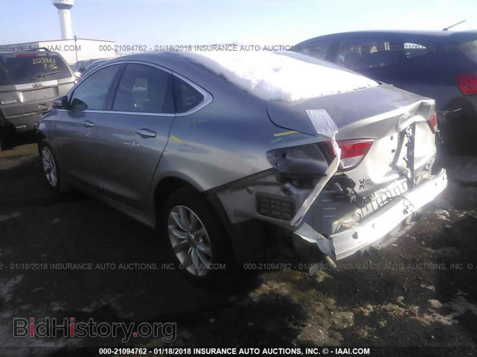 2015 Chrysler 200 - VIN: 1C3CCCCB8FN555636 - Фото 3