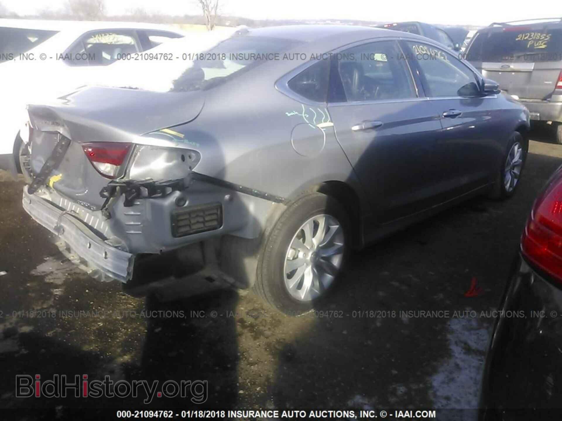 2015 Chrysler 200 - VIN: 1C3CCCCB8FN555636 - Фото 4