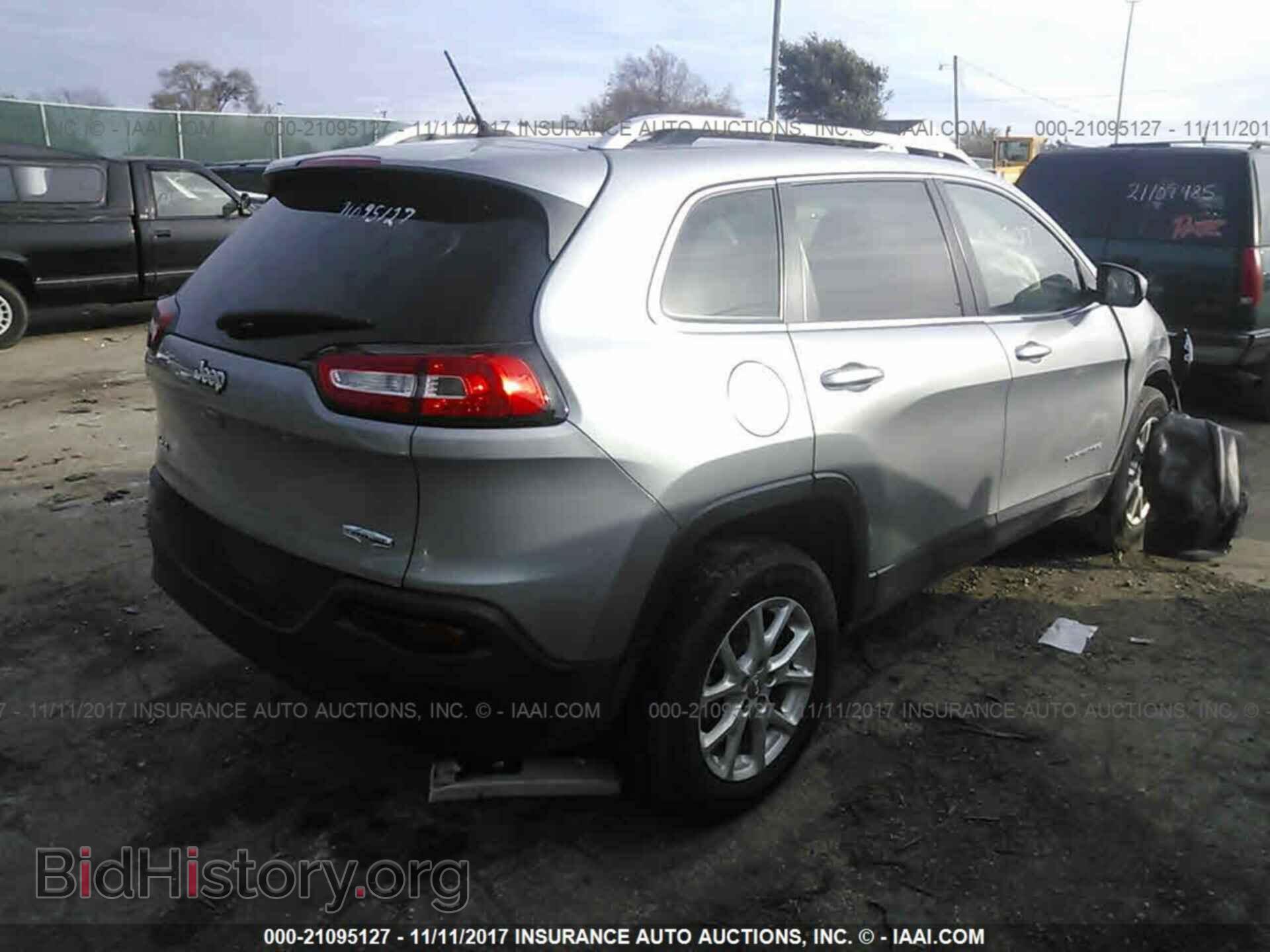 2015 Jeep Cherokee - VIN: 1C4PJMCBXFW679751 - Фото 4