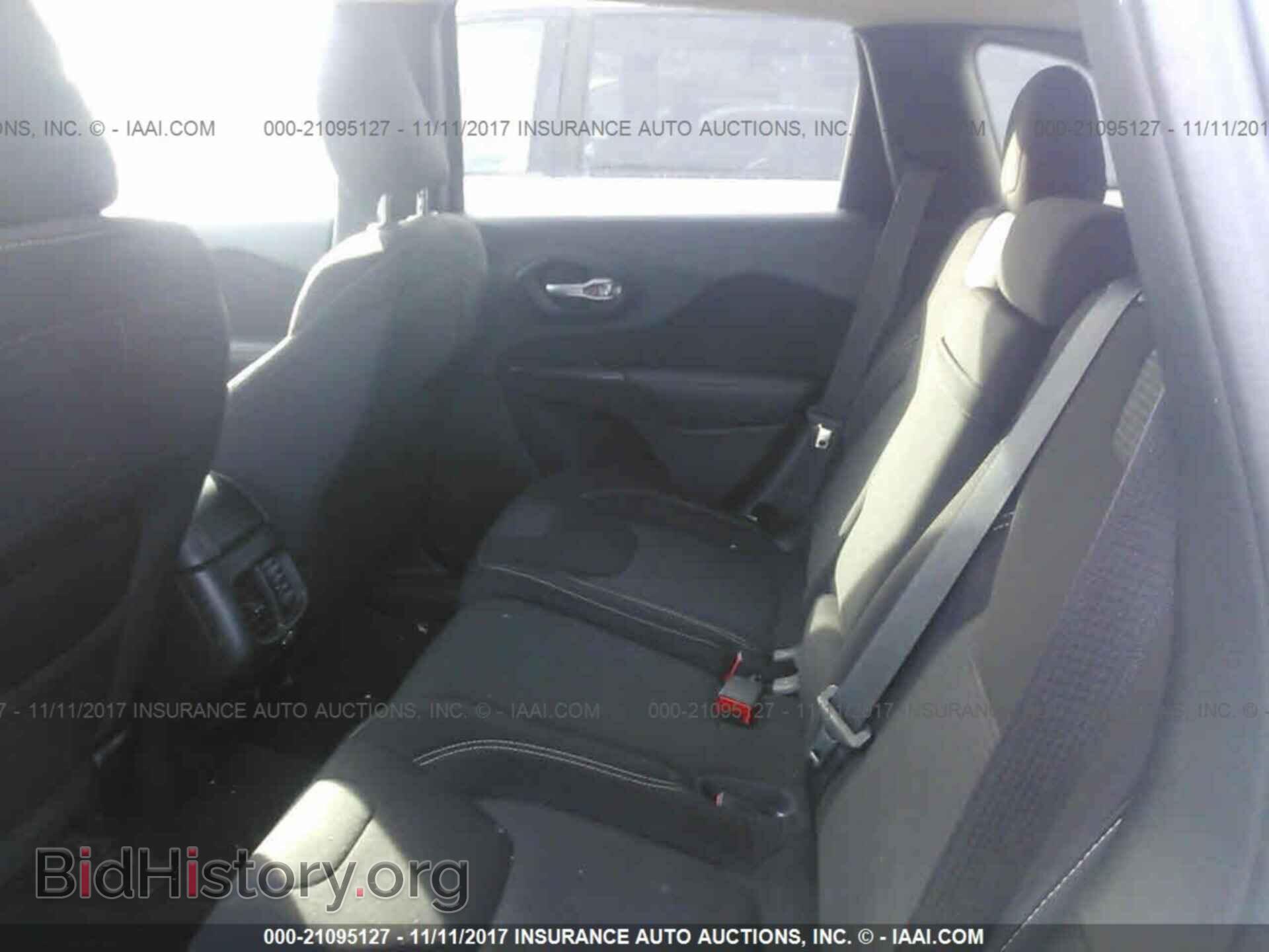 2015 Jeep Cherokee - VIN: 1C4PJMCBXFW679751 - Фото 8