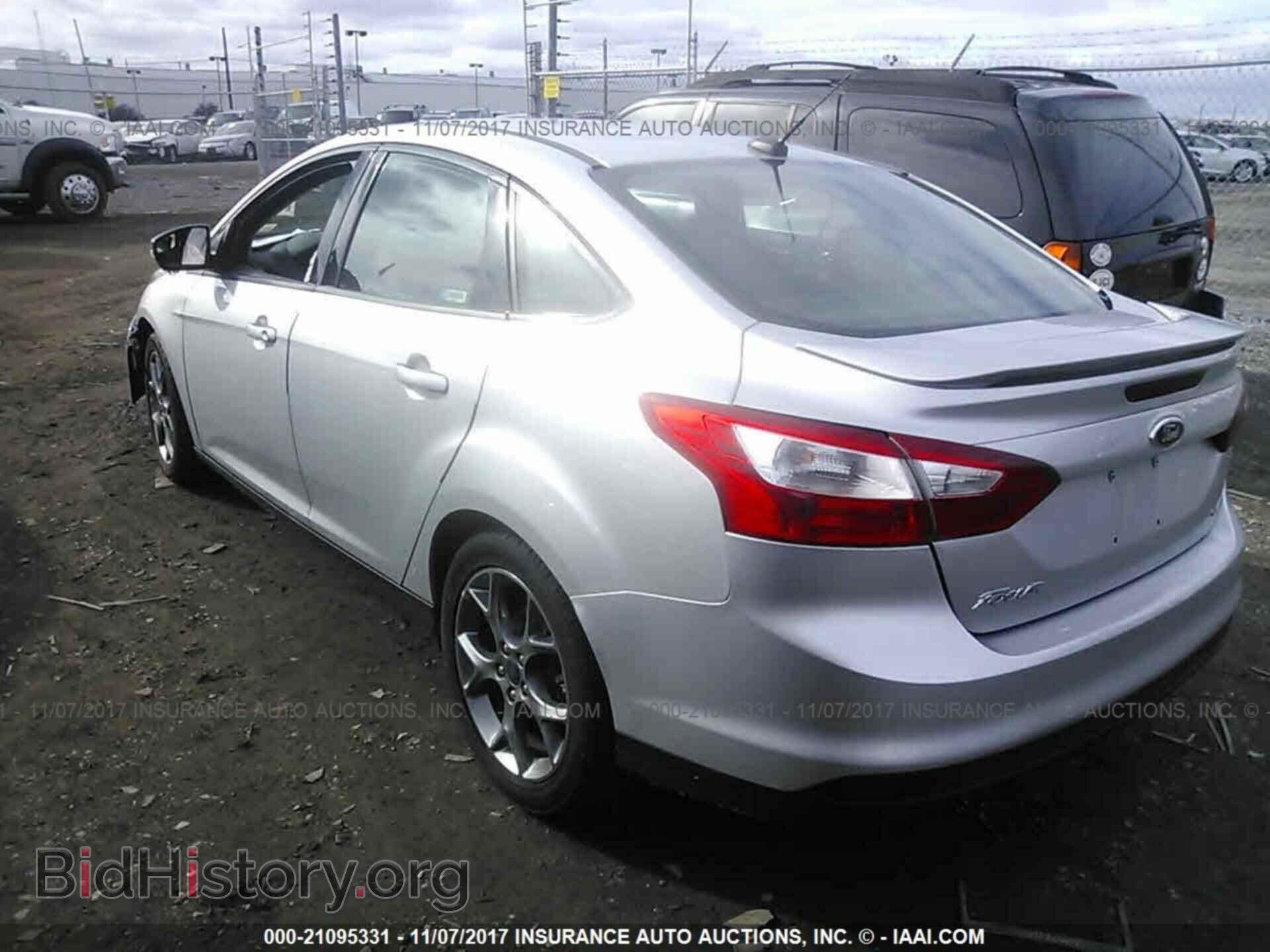 2014 Ford Focus - VIN: 1FADP3F21EL444216 - Photo 3