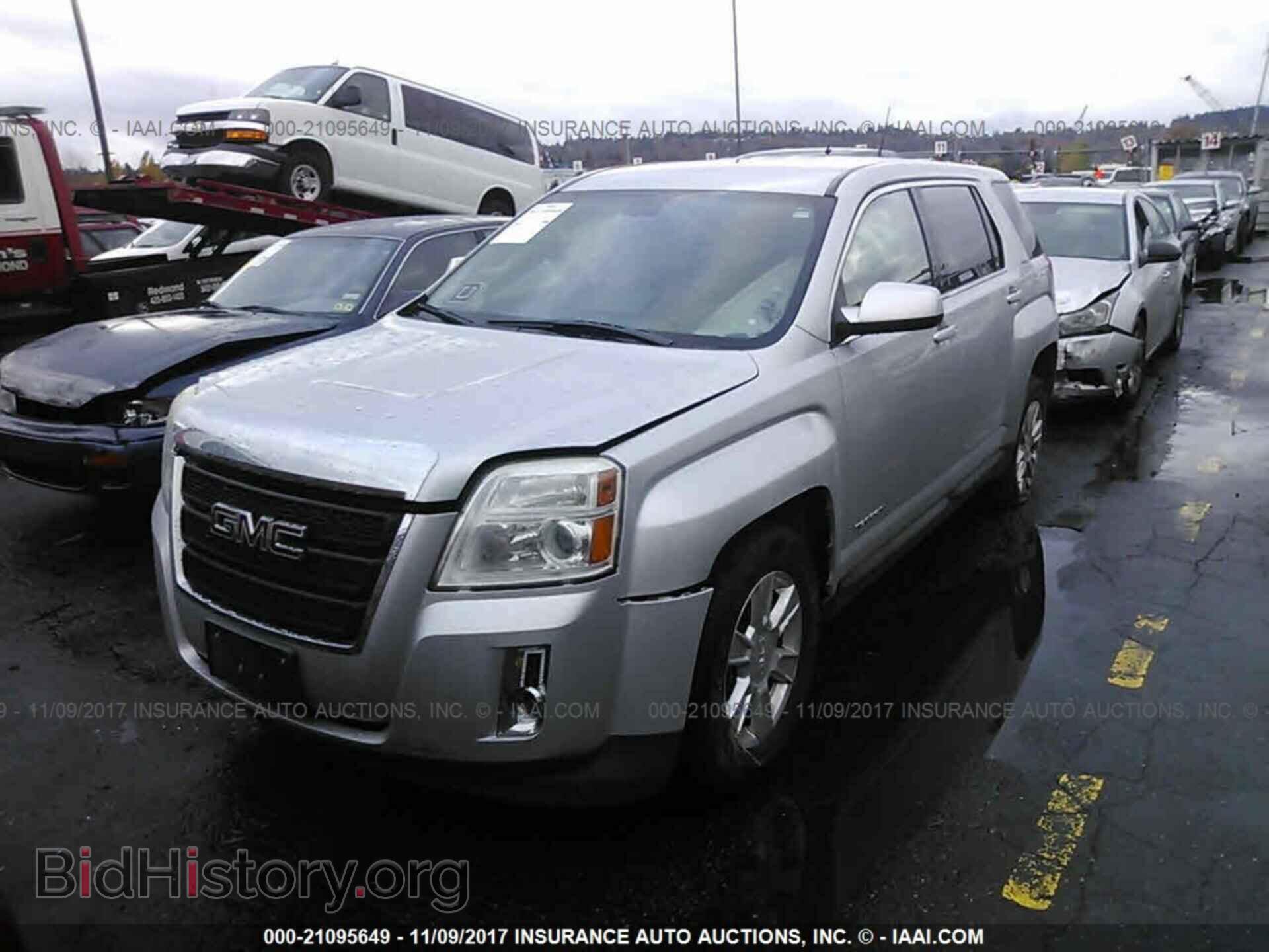2011 Gmc Terrain - VIN: 2CTFLREC2B6243641 - Photo 2