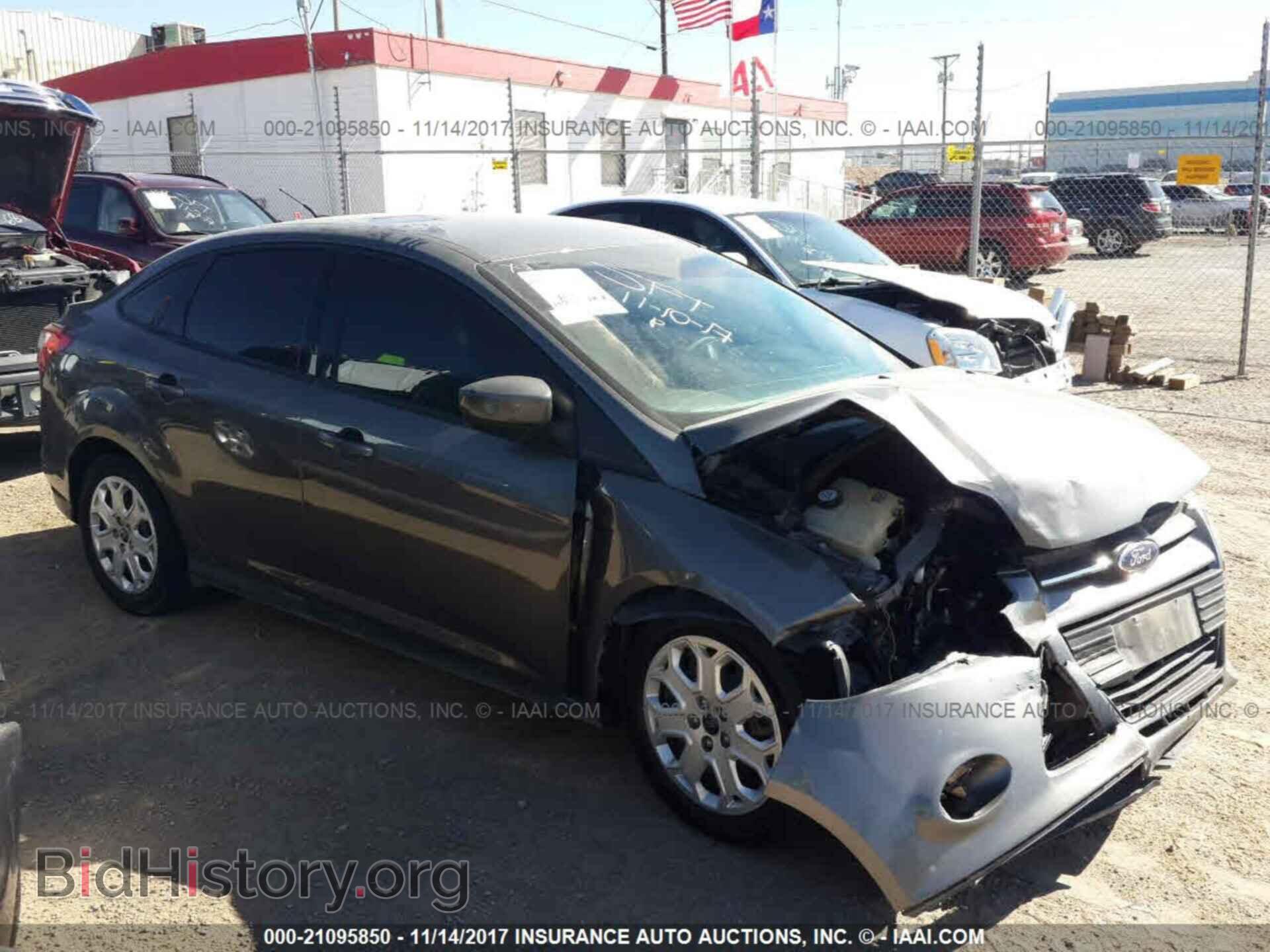Photo 1FAHP3F2XCL267650 - Ford Focus 2012