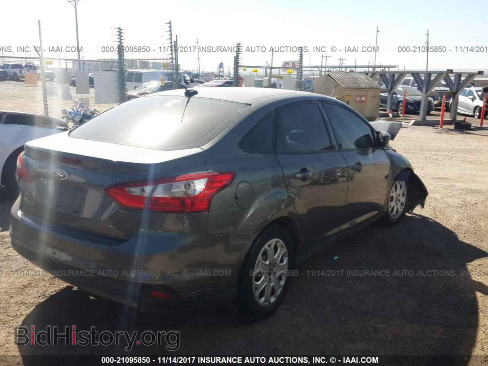 2012 Ford Focus - VIN: 1FAHP3F2XCL267650 - Photo 4
