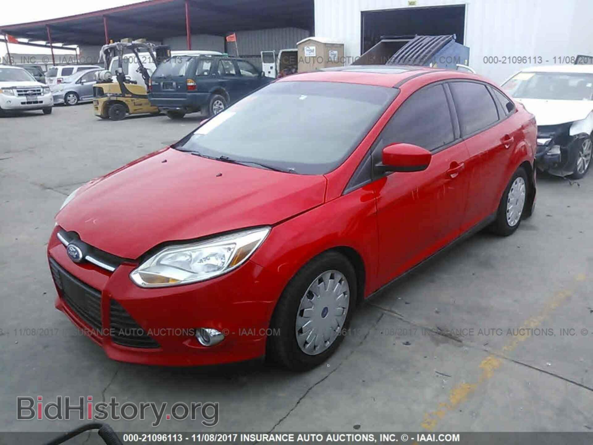 2012 Ford Focus - VIN: 1FAHP3F20CL172496 - Фото 2