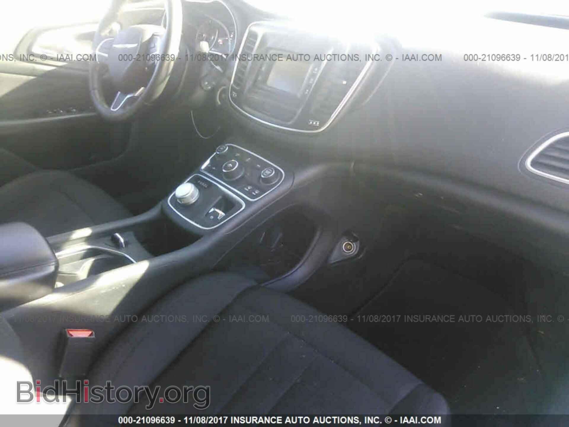 2015 Chrysler 200 - VIN: 1C3CCCAB1FN639557 - Photo 5