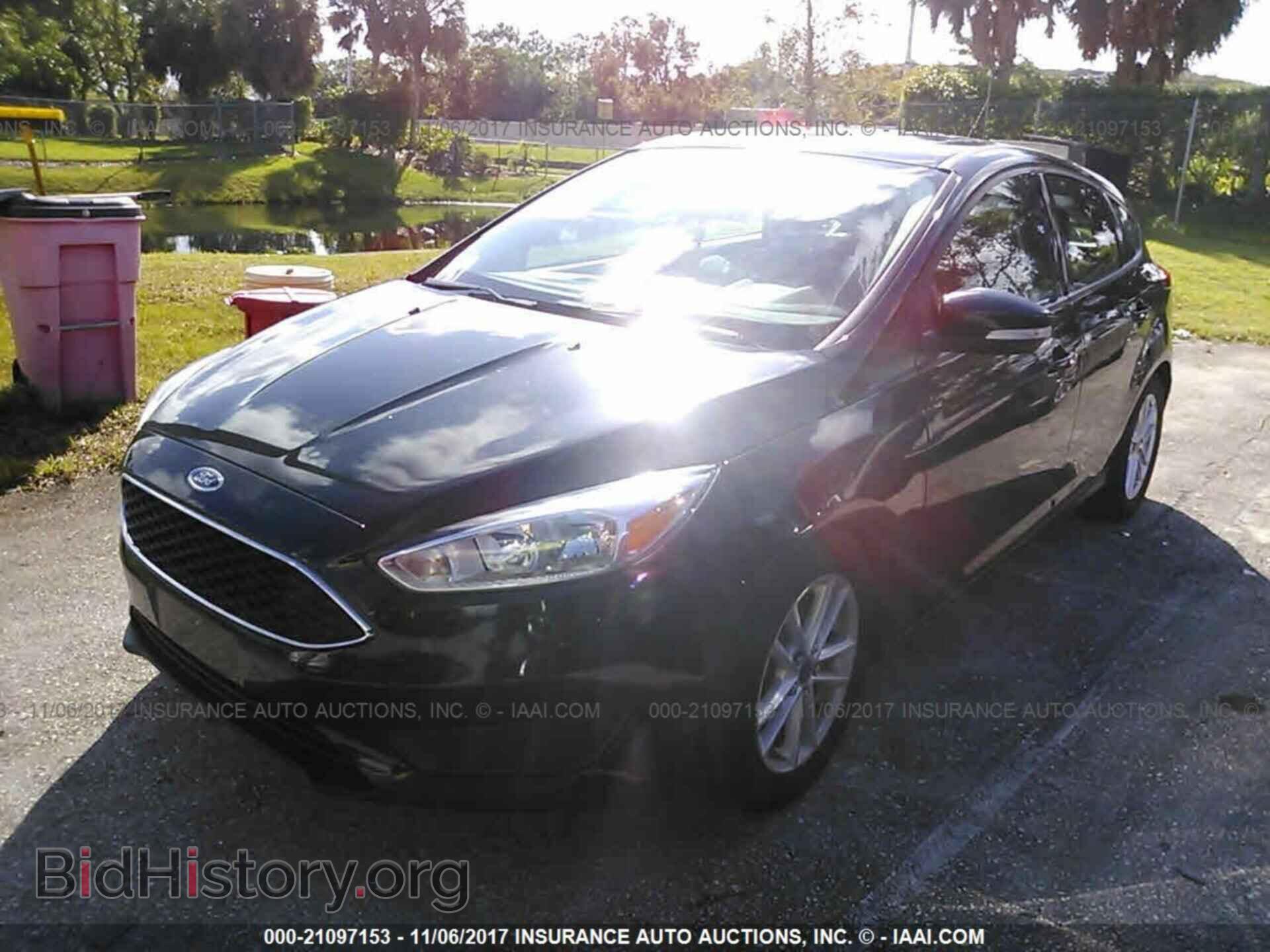 2016 Ford Focus - VIN: 1FADP3K2XGL204347 - Photo 2