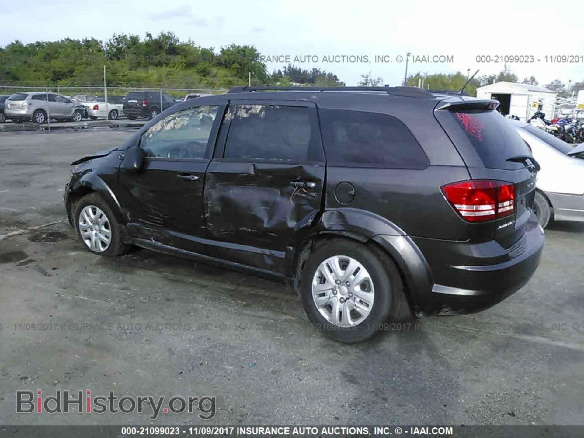 2017 Dodge Journey - VIN: 3C4PDCAB2HT577602 - Photo 3
