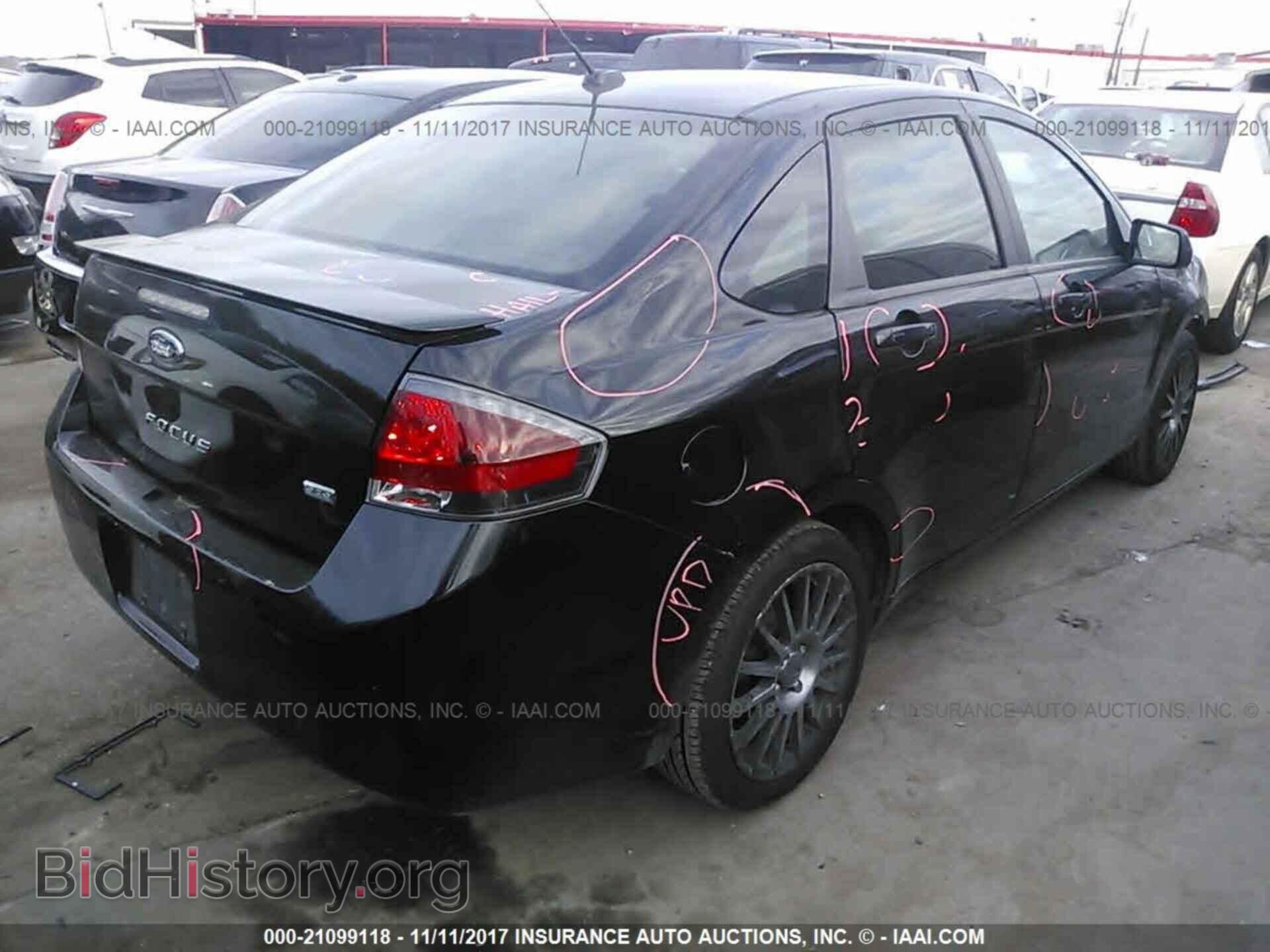 2011 Ford Focus - VIN: 1FAHP3GN3BW108281 - Photo 4