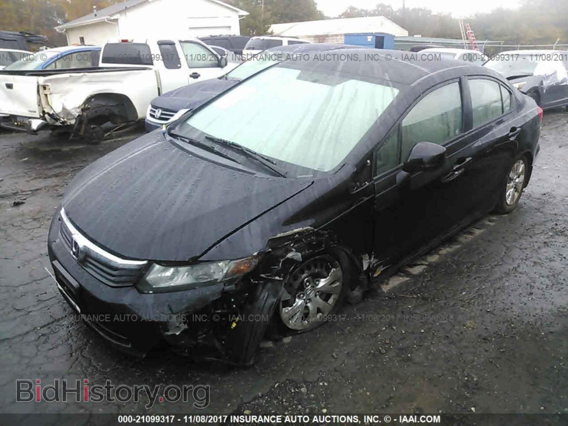 2012 Honda Civic - VIN: 2HGFB2F56CH333193 - Photo 2