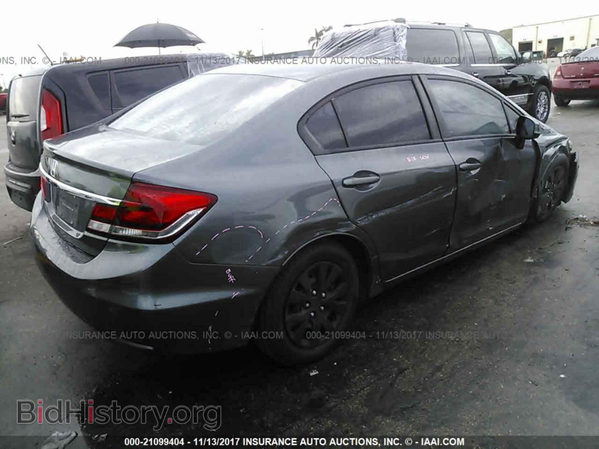 2013 Honda Civic - VIN: 19XFB2F57DE013635 - Photo 4