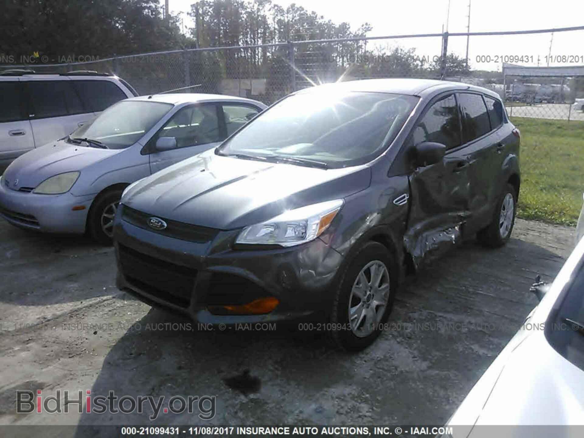 2015 Ford Escape - VIN: 1FMCU0F71FUB56650 - Photo 2