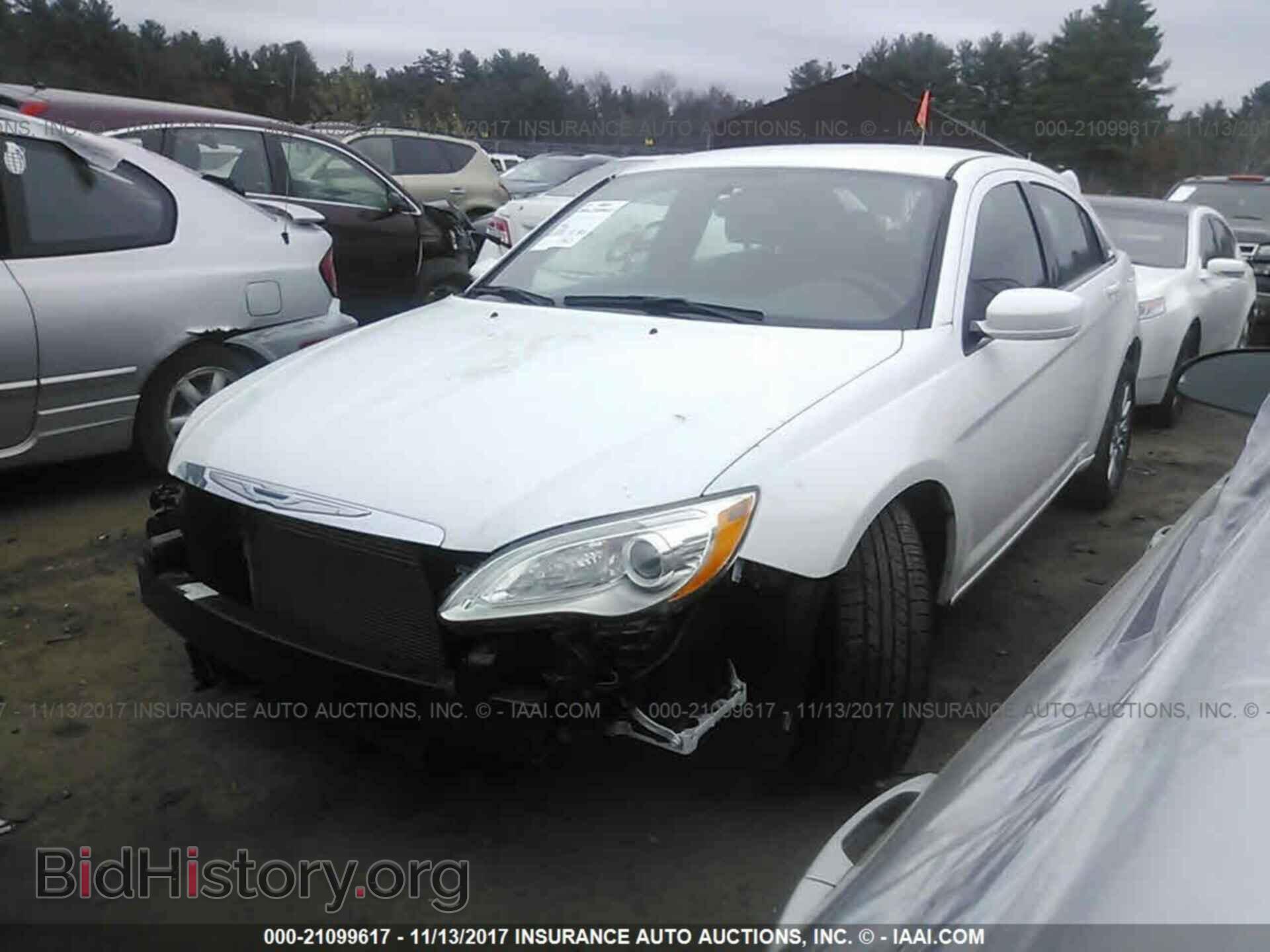 2014 Chrysler 200 - VIN: 1C3CCBAB0EN208894 - Photo 2