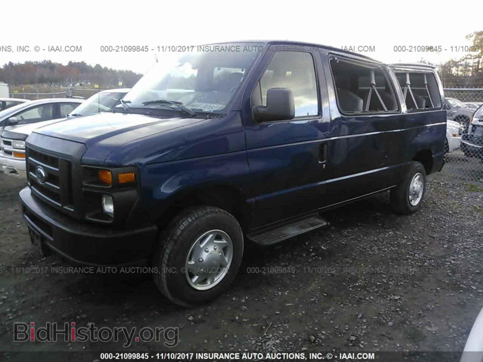 2011 Ford Econoline - VIN: 1FBNE3BL2BDA04244 - Фото 2