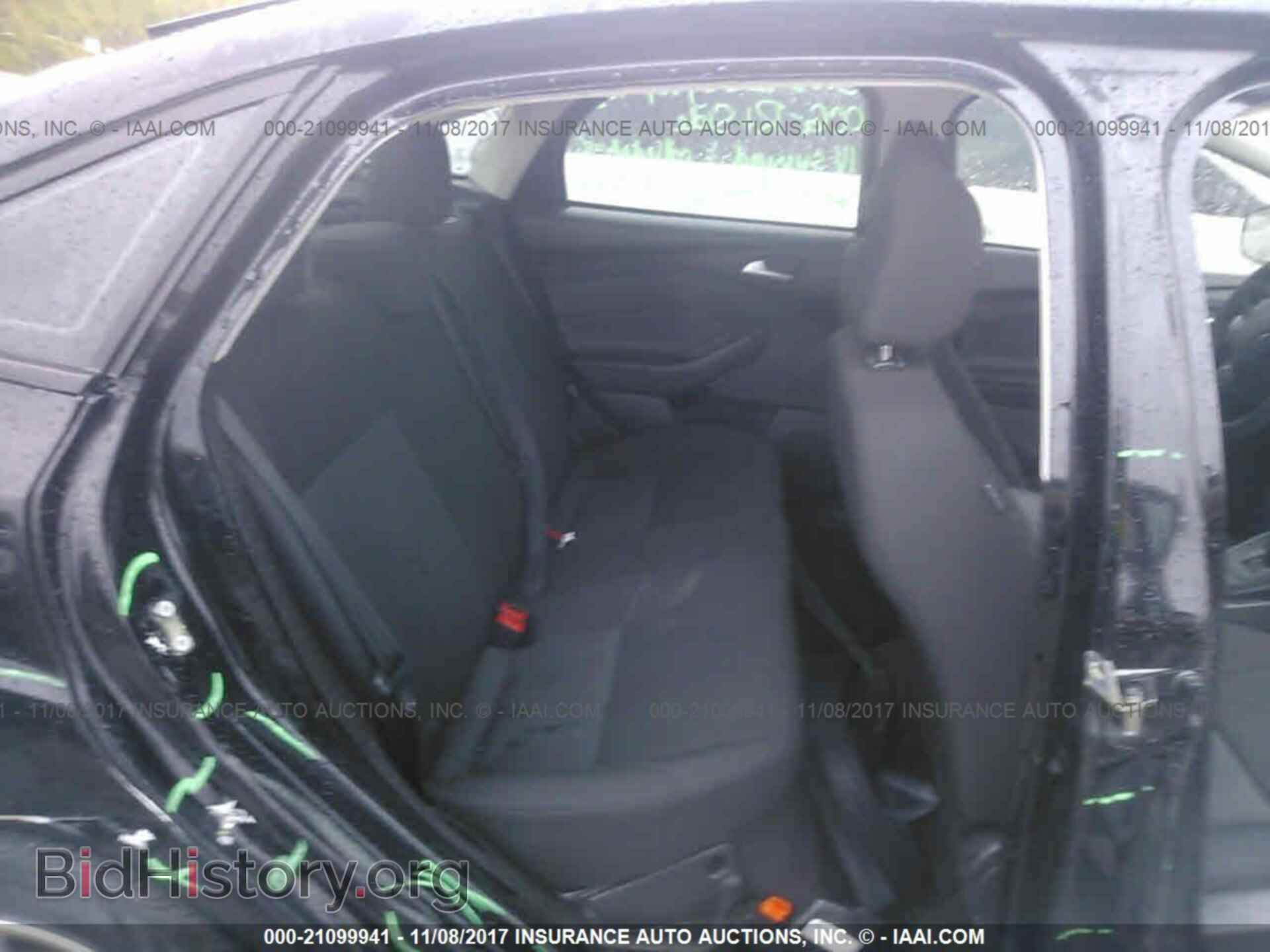 2017 Ford Focus - VIN: 1FADP3F2XHL266794 - Photo 8