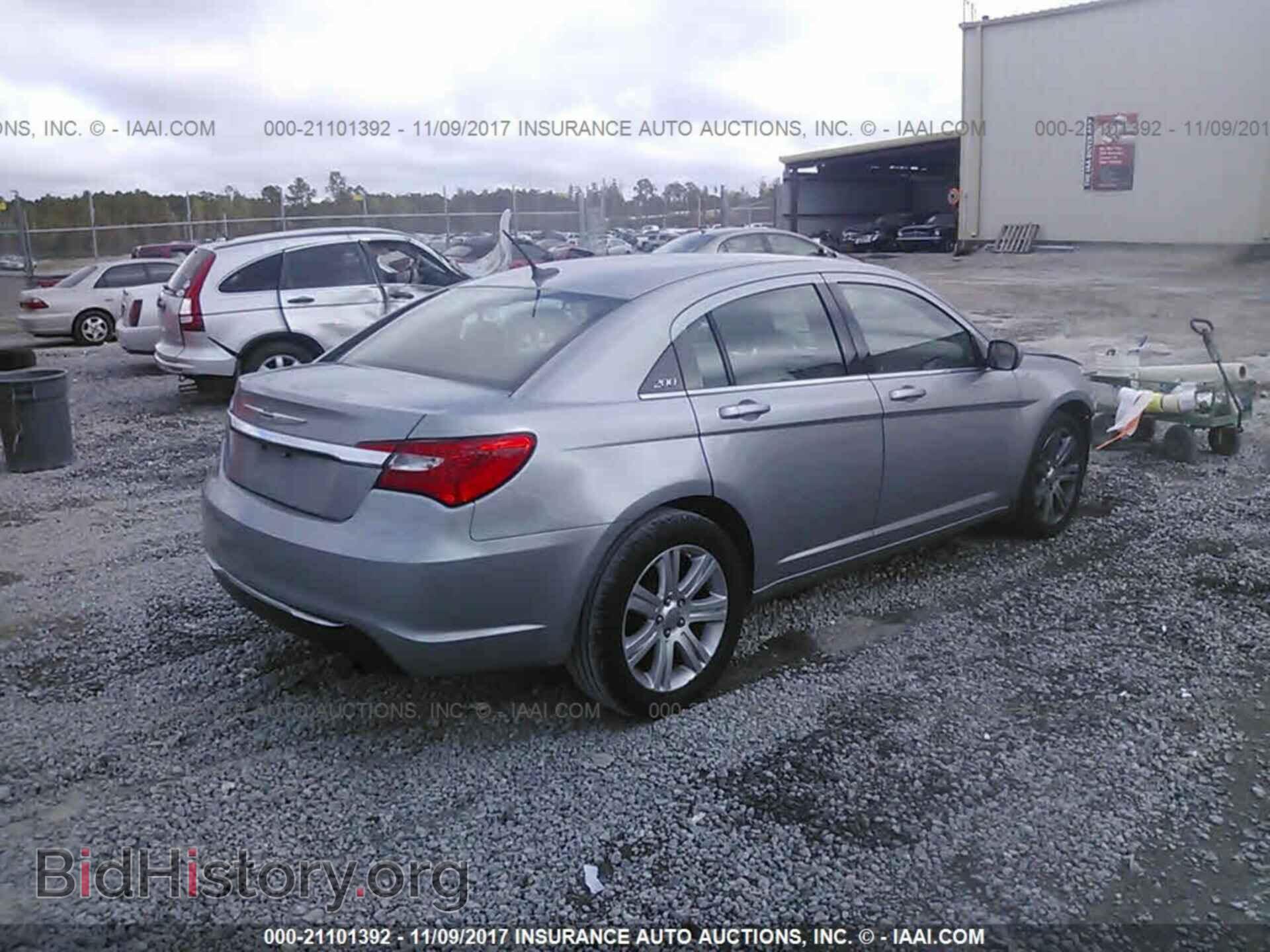 2013 Chrysler 200 - VIN: 1C3CCBAB5DN705339 - Фото 4
