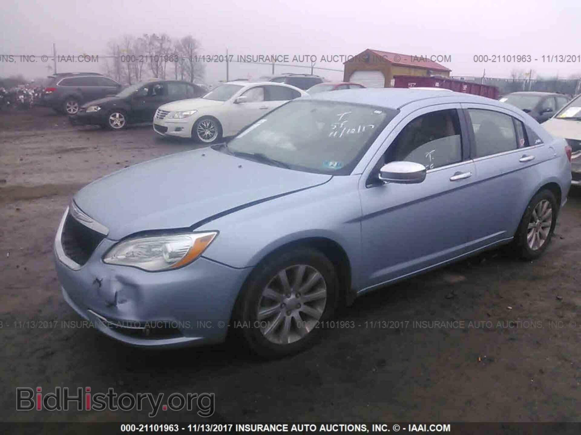 2013 Chrysler 200 - VIN: 1C3CCBCG1DN595673 - Фото 2