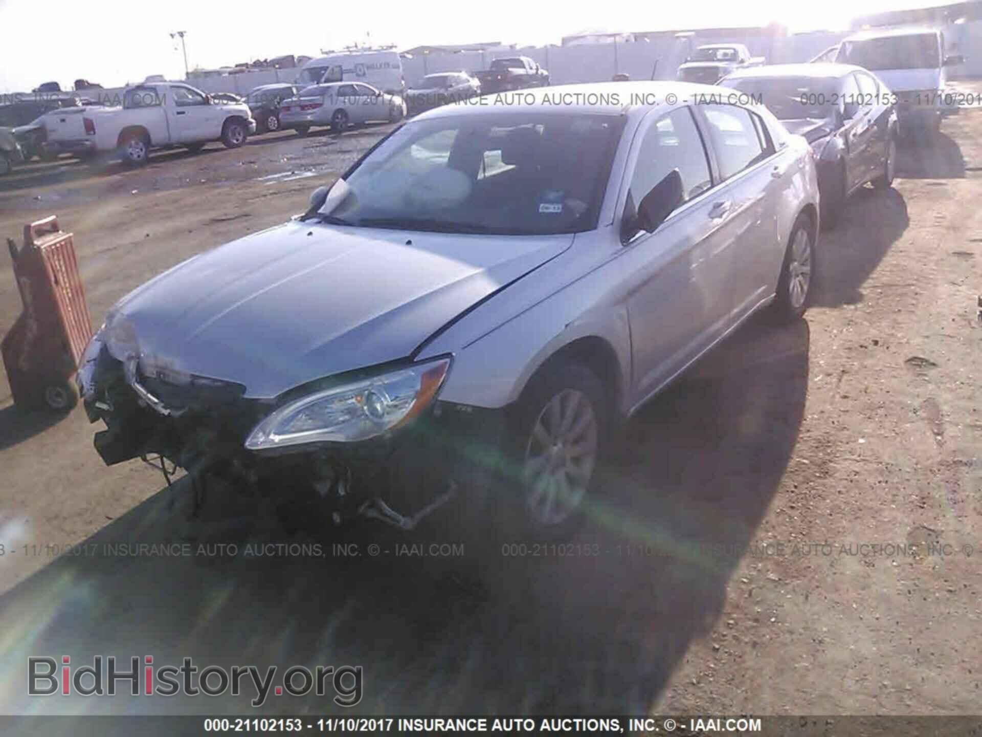 2012 Chrysler 200 - VIN: 1C3CCBBB8CN131137 - Photo 2