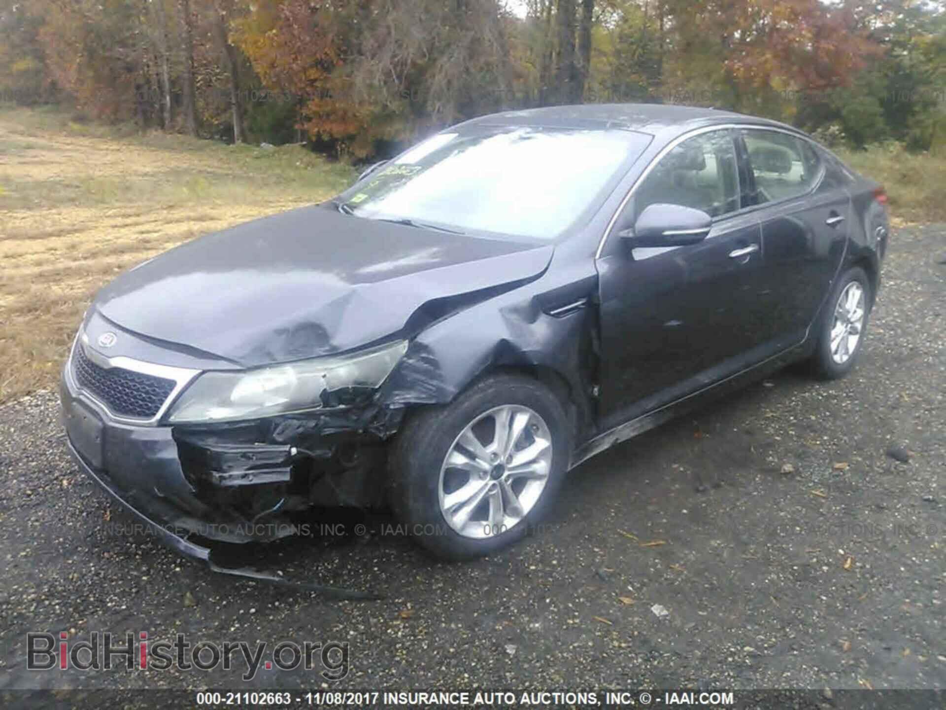 2011 Kia Optima - VIN: KNAGN4A70B5158831 - Фото 2