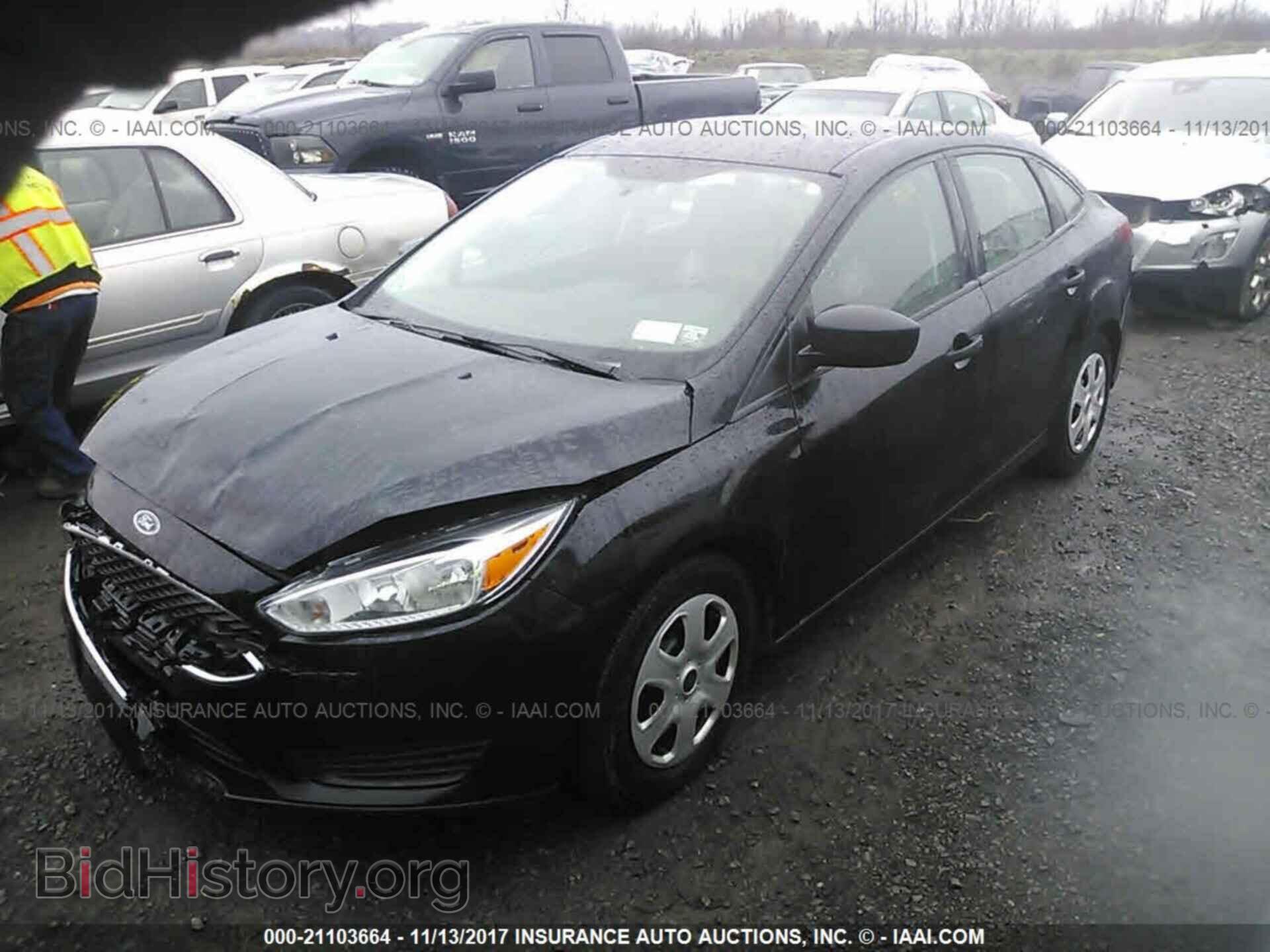 2016 Ford Focus - VIN: 1FADP3E27GL265747 - Фото 2