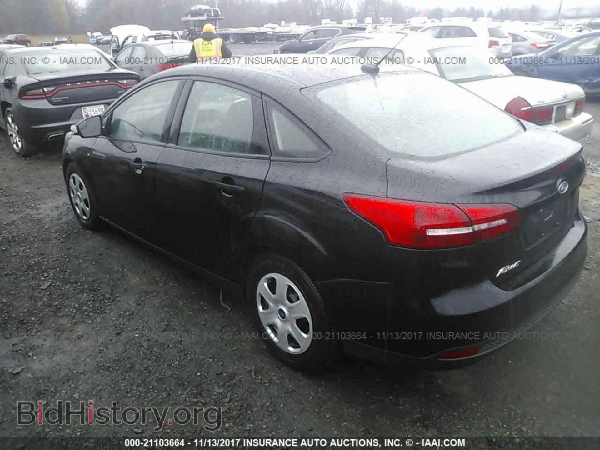 2016 Ford Focus - VIN: 1FADP3E27GL265747 - Фото 3