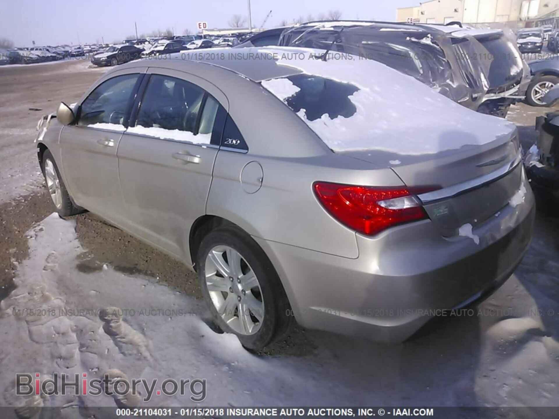 2013 Chrysler 200 - VIN: 1C3CCBBB4DN696146 - Фото 3