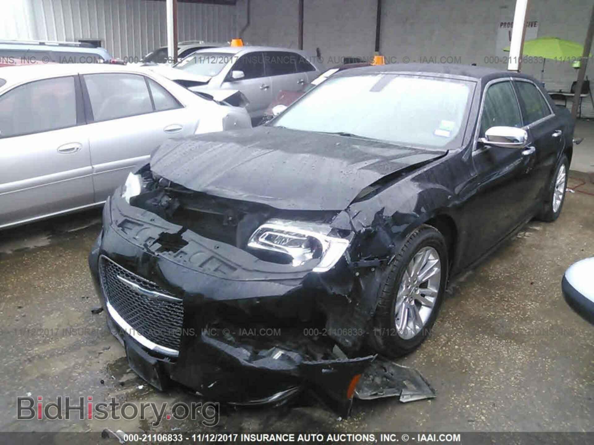 2015 Chrysler 300c - VIN: 2C3CCAEG2FH893605 - Photo 2