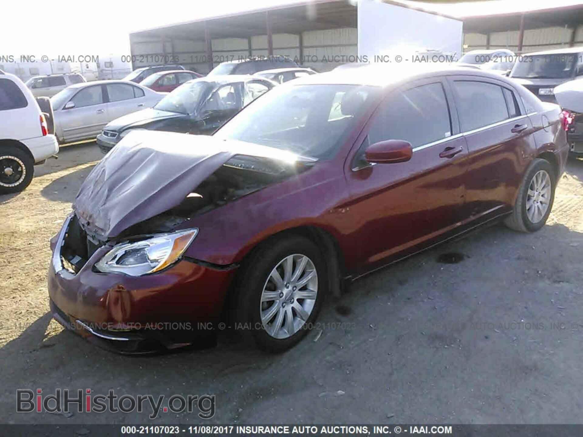 2014 Chrysler 200 - VIN: 1C3CCBBG3EN106693 - Photo 2