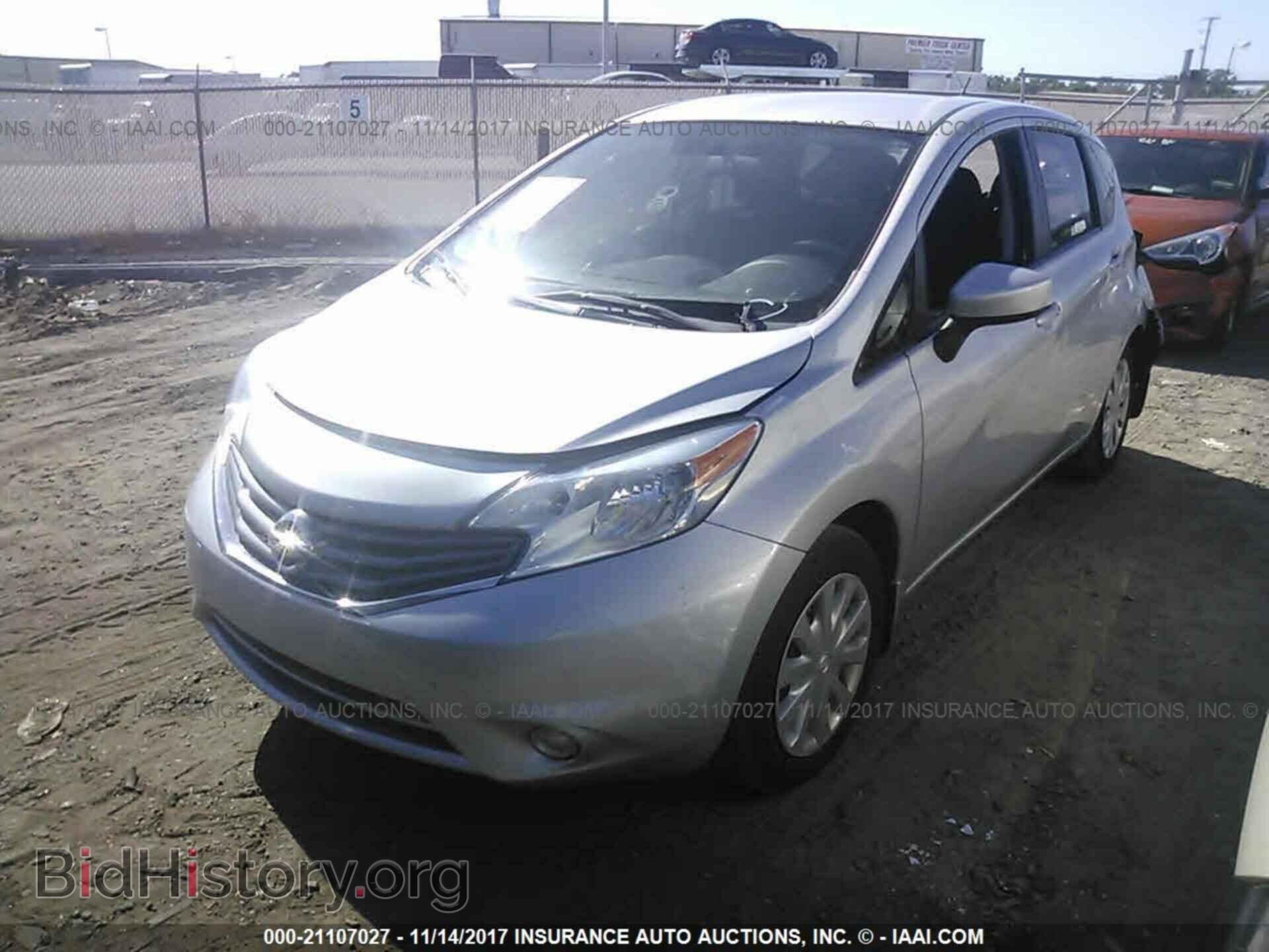 2015 Nissan Versa note - VIN: 3N1CE2CP6FL360701 - Фото 2