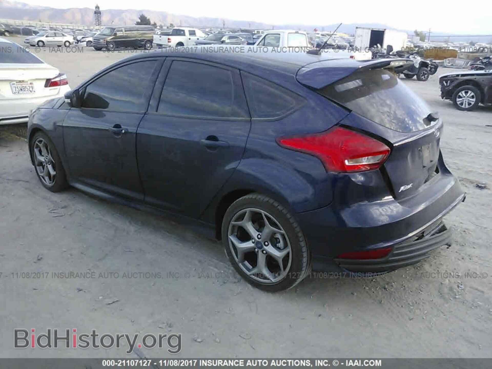 2017 Ford Focus - VIN: 1FADP3L92HL308425 - Photo 3