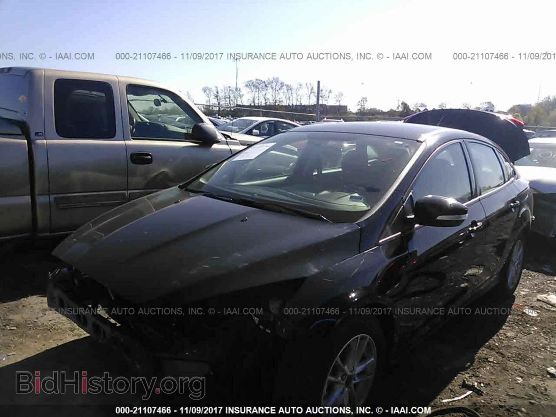 2017 Ford Focus - VIN: 1FADP3F24HL274843 - Photo 2
