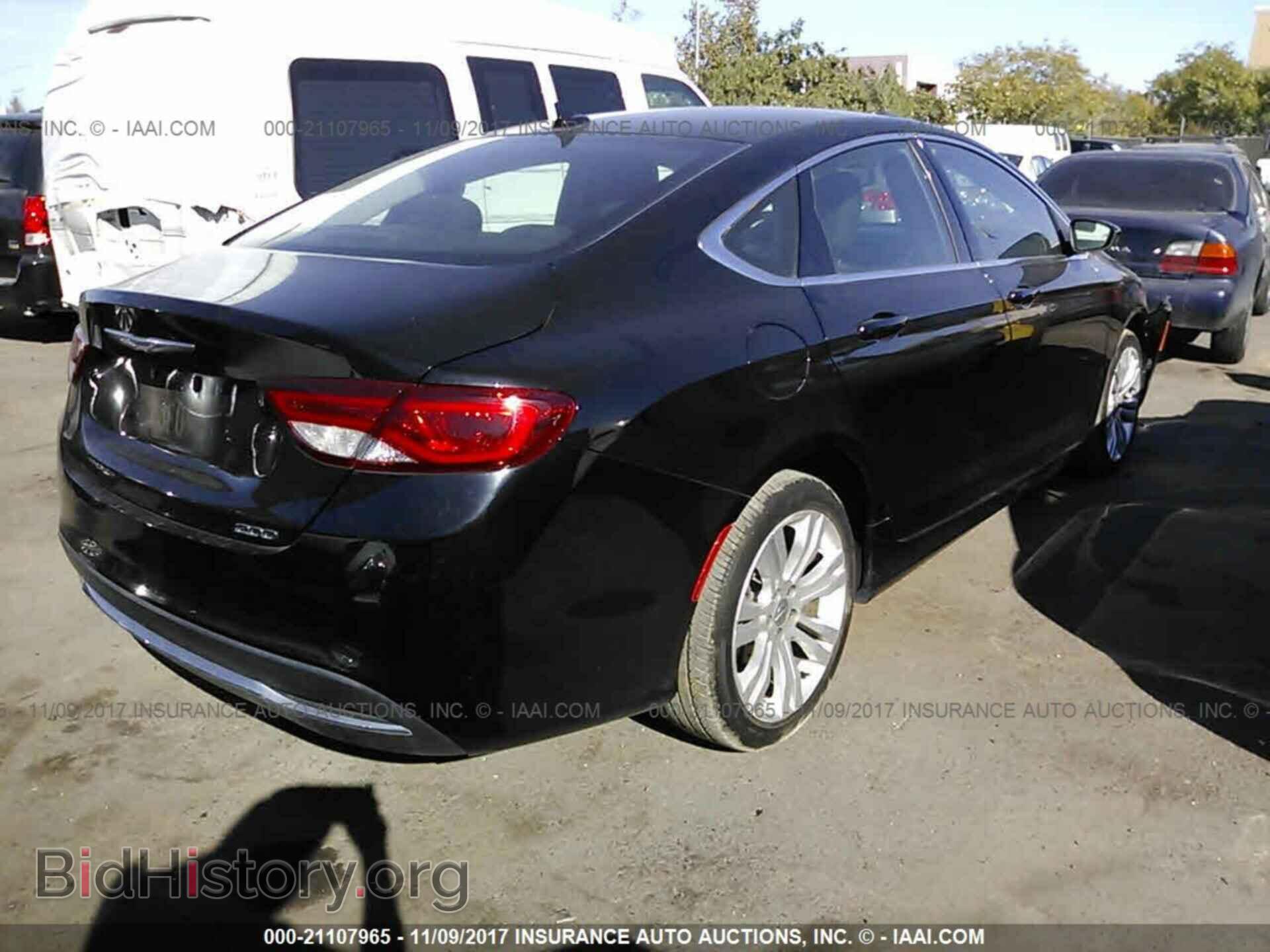 2015 Chrysler 200 - VIN: 1C3CCCAB8FN710852 - Photo 4